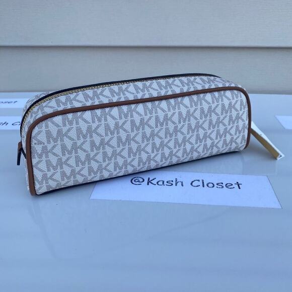 Michael Kors Pencil Case MK Giftables MD Makeup Vanilla - Picture 2 of 7